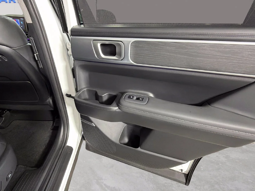 Used 2026 White Hyundai Limited image 38