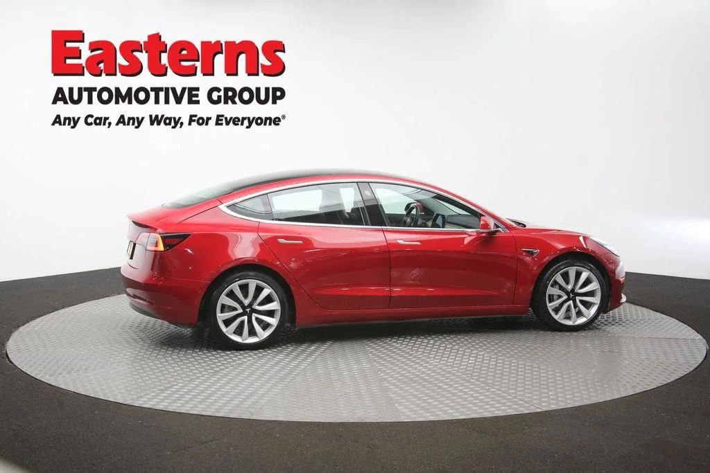 Used 2018 Red Tesla Long Range image 40