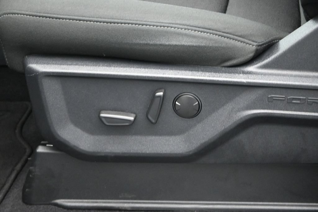 Used 2023 White Ford XLT image 9