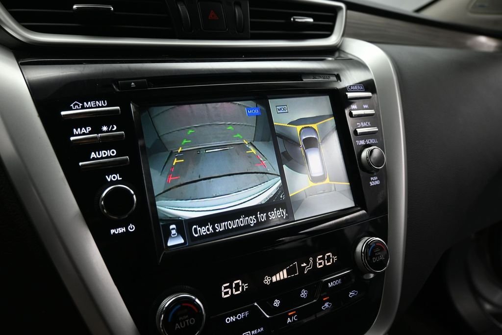 Used 2016 Silver Nissan SL image 14