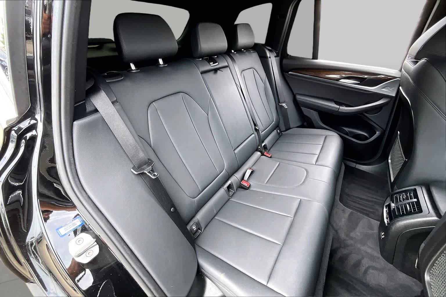 Used 2020 Jet Black BMW sDrive30i image 18