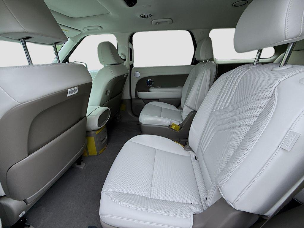 New 2026 Abyss Black Pearl Hyundai Blue SEL Premium 7P image 18