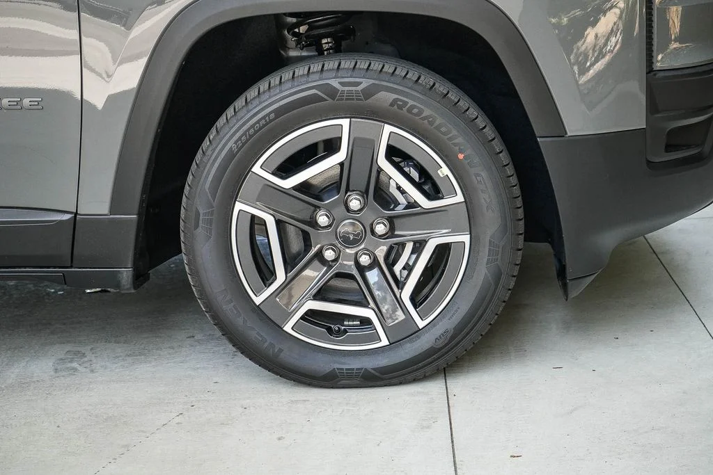 New 2026 Sting-Gray Clearcoat Jeep Limited image 11