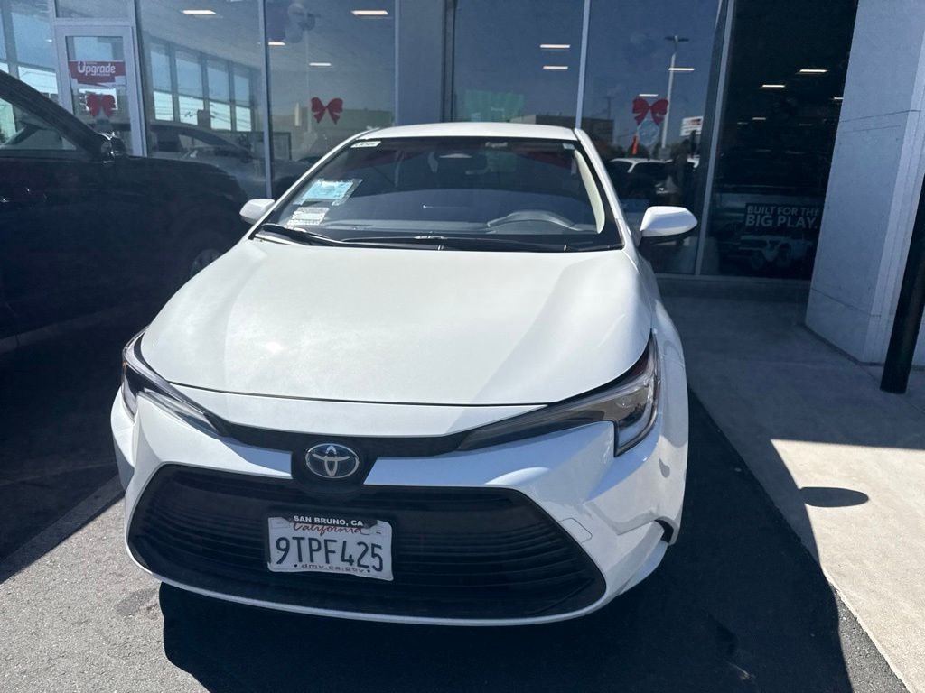 Used 2025 Beige Toyota LE image 5