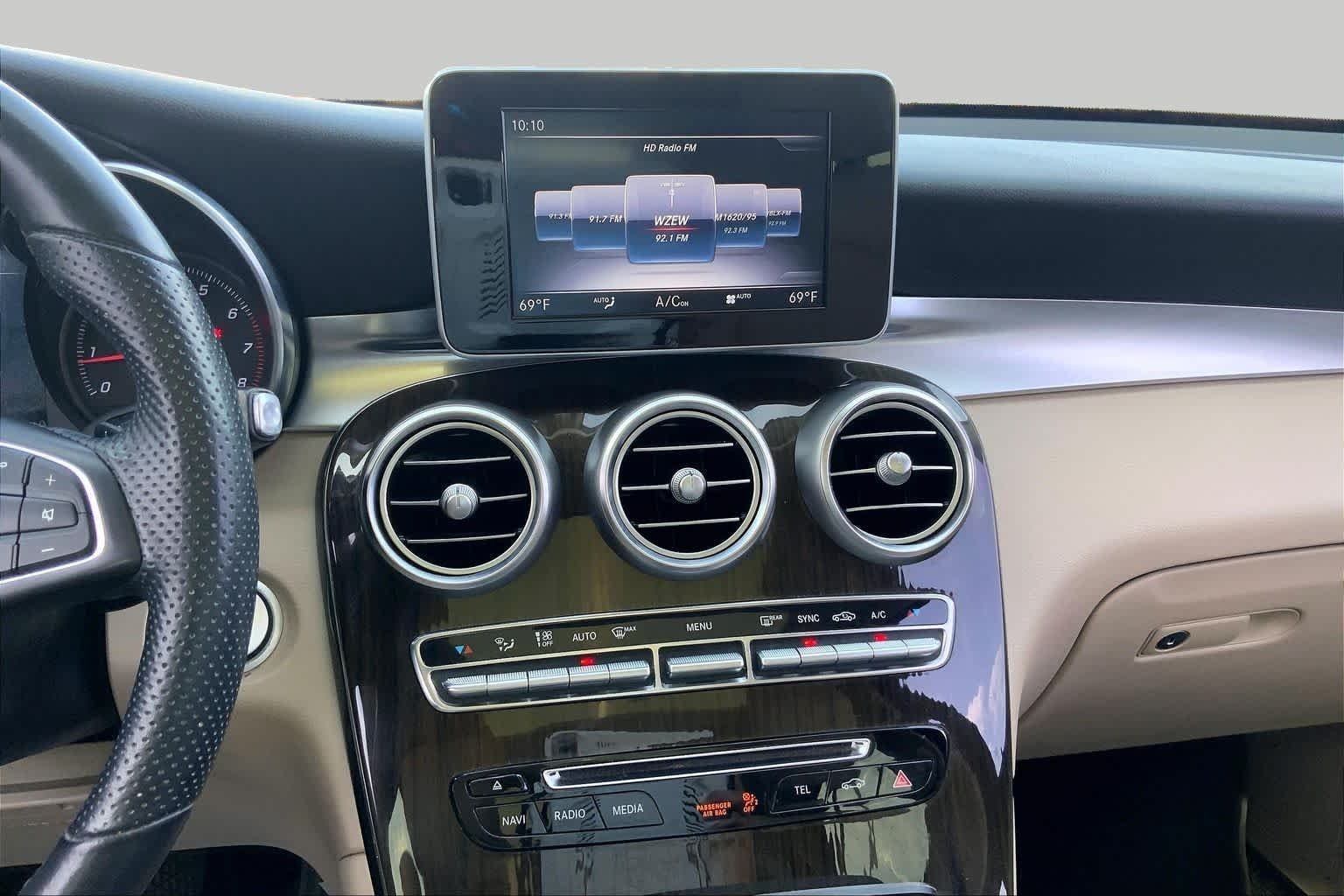 Certified Used 2019 Polar White Mercedes-Benz GLC 300 image 7