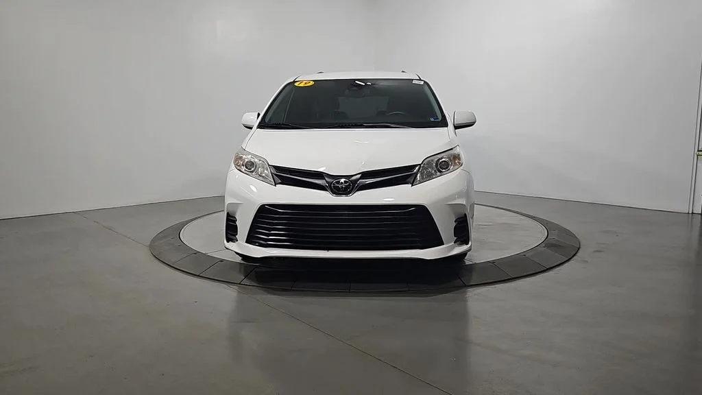 Used 2019 White Toyota LE image 9