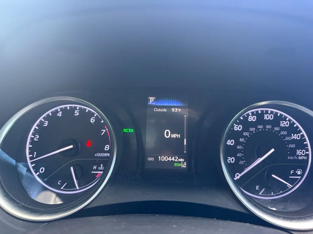 Used 2018 Gray Toyota LE image 13