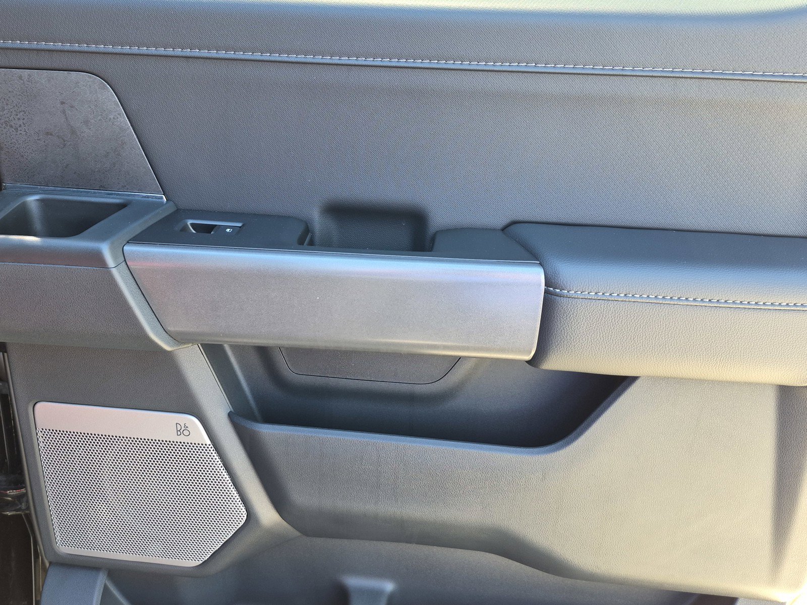 New 2026 Agate Black Metallic Ford XLT image 8