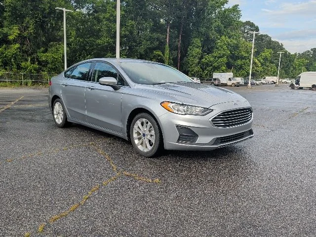 2020 Ford Fusion SE's photo