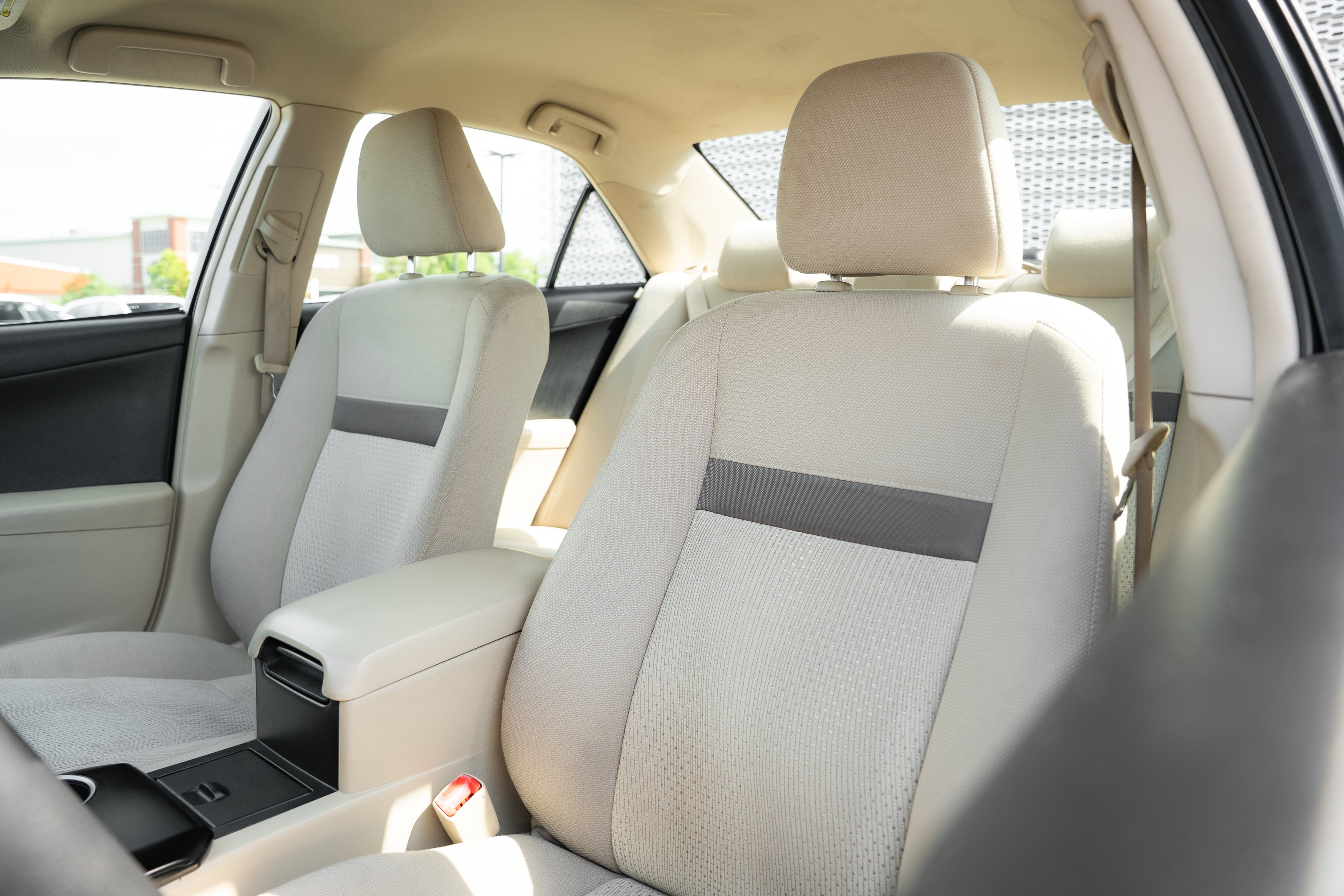Used 2014 Barcelona Red Metallic Toyota LE image 19