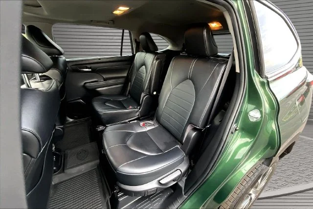 Used 2023 Green Toyota XLE image 22