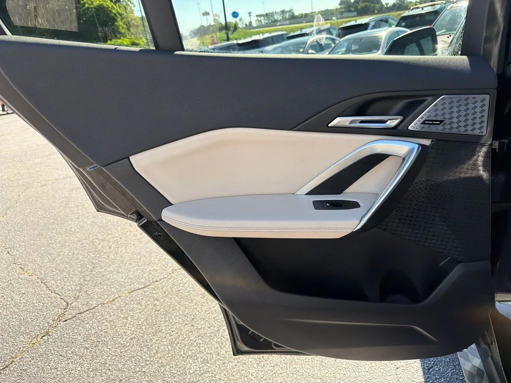 Used 2025 Black BMW xDrive28i image 22