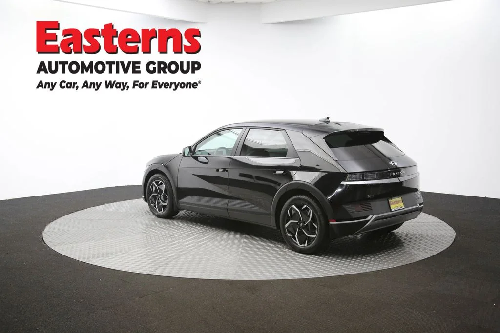 Used 2023 Black Hyundai SEL image 63