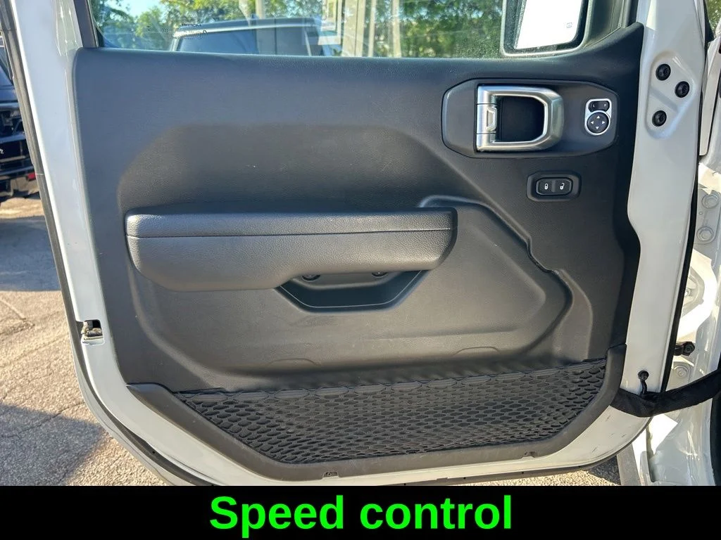 Used 2024 White Jeep Rubicon image 34