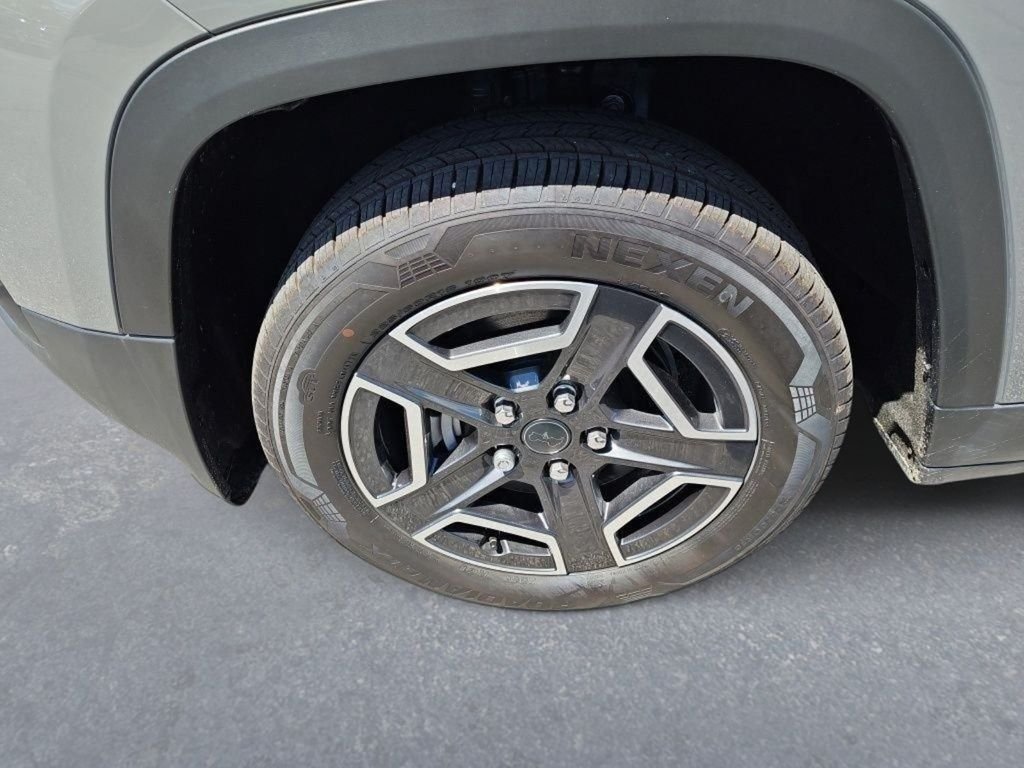 New 2026 Sting-Gray Clearcoat Jeep Laredo image 9