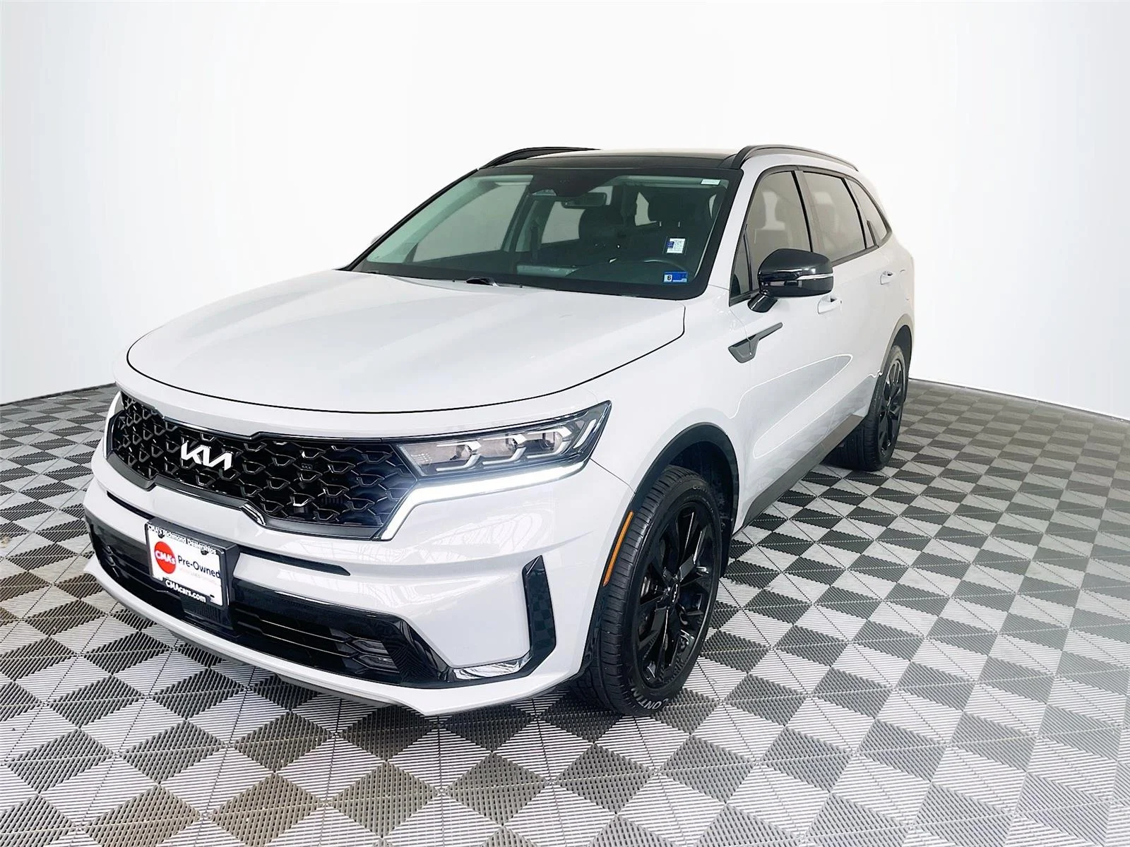 Used 2023 Wolf Gray Kia SX image 3