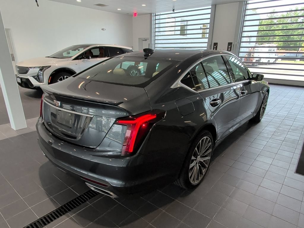 Used 2020 SHADOW METALLIC Cadillac Premium Luxury image 4