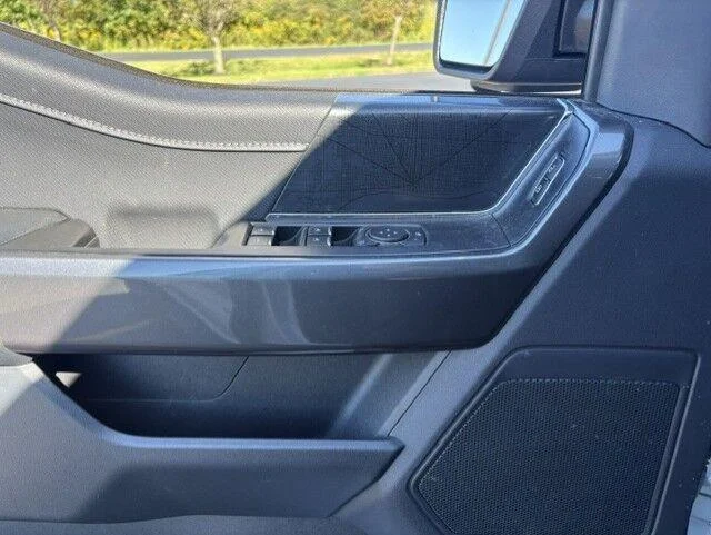 Used 2023 Avalanche Gray Ford XLT image 20