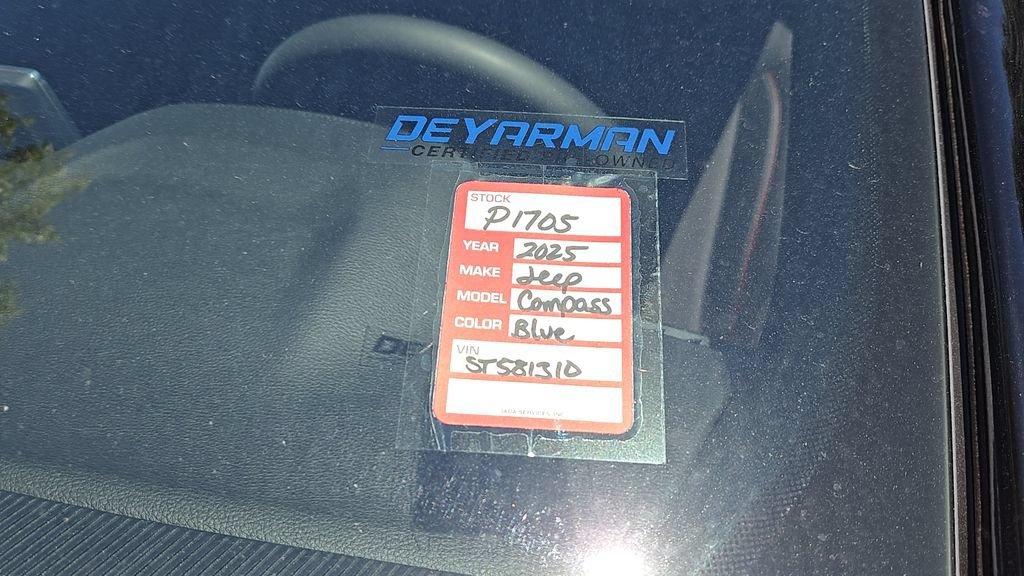 Used 2025 Hydro Blue Pearlcoat Jeep Trailhawk image 40