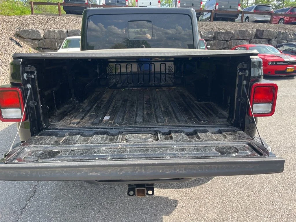 Used 2022 Black Jeep Mojave image 17