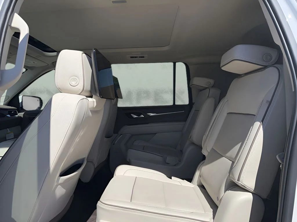 Used 2023 White GMC Denali image 12