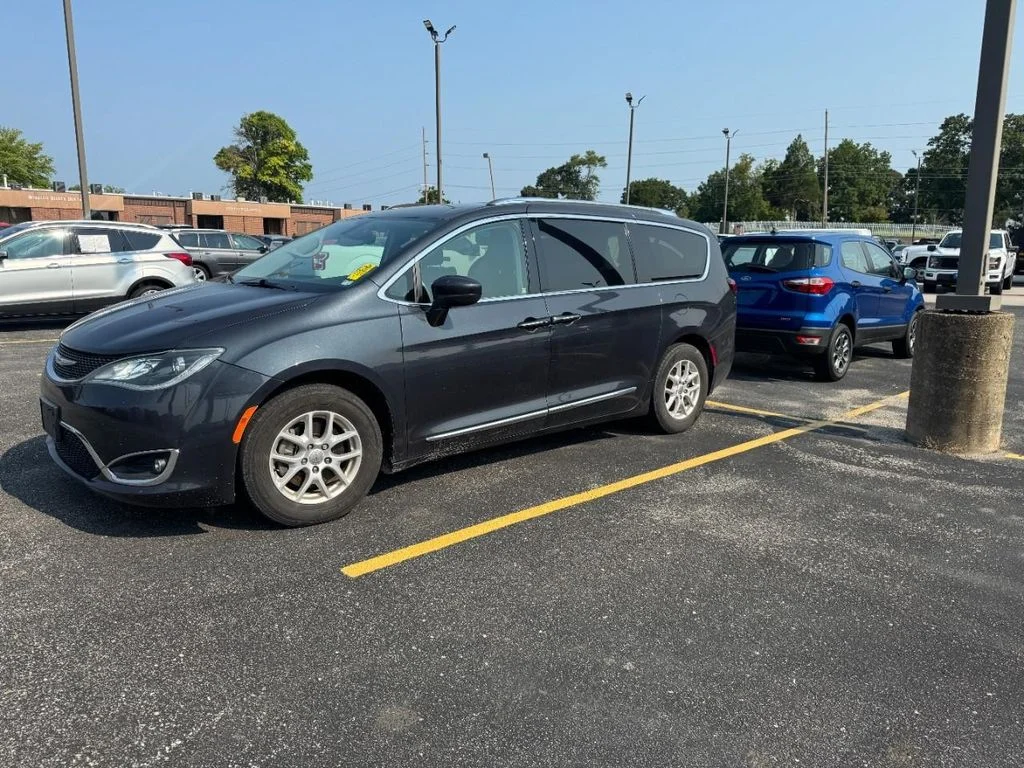 Used 2020 Jazz Blue Pearlcoat Chrysler Touring L image 8