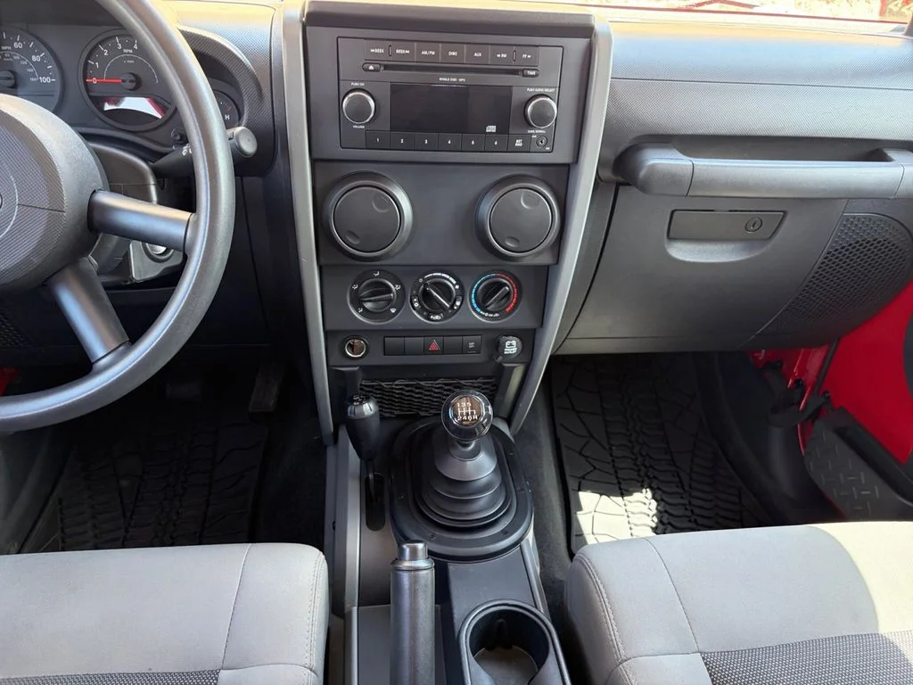 Used 2009 Red Jeep Unlimited X image 12