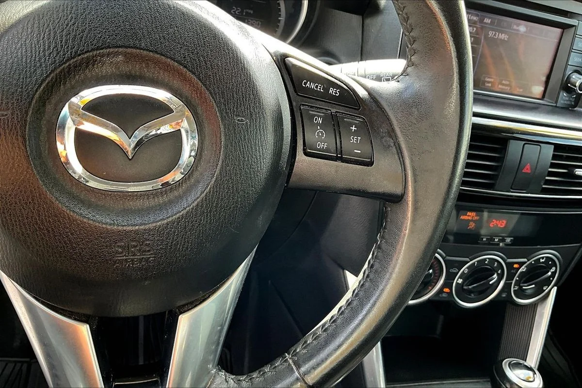 Used 2013  Mazda Touring image 12