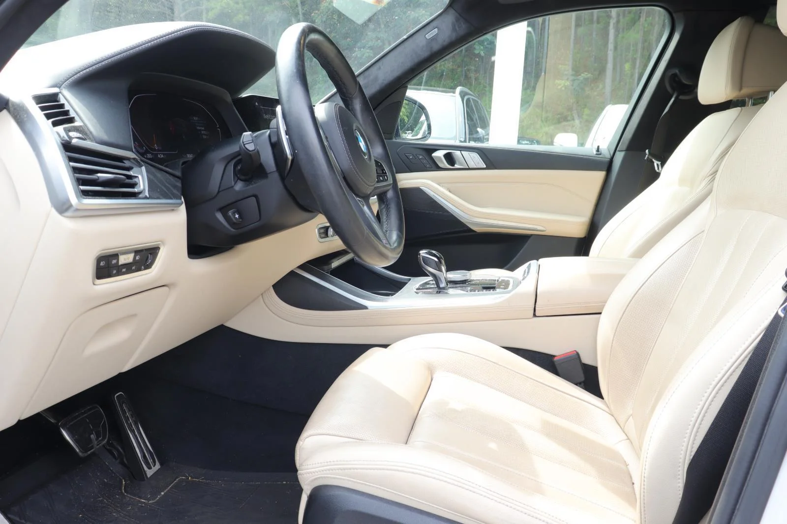 Used 2022 Alpine White BMW xDrive40i image 9
