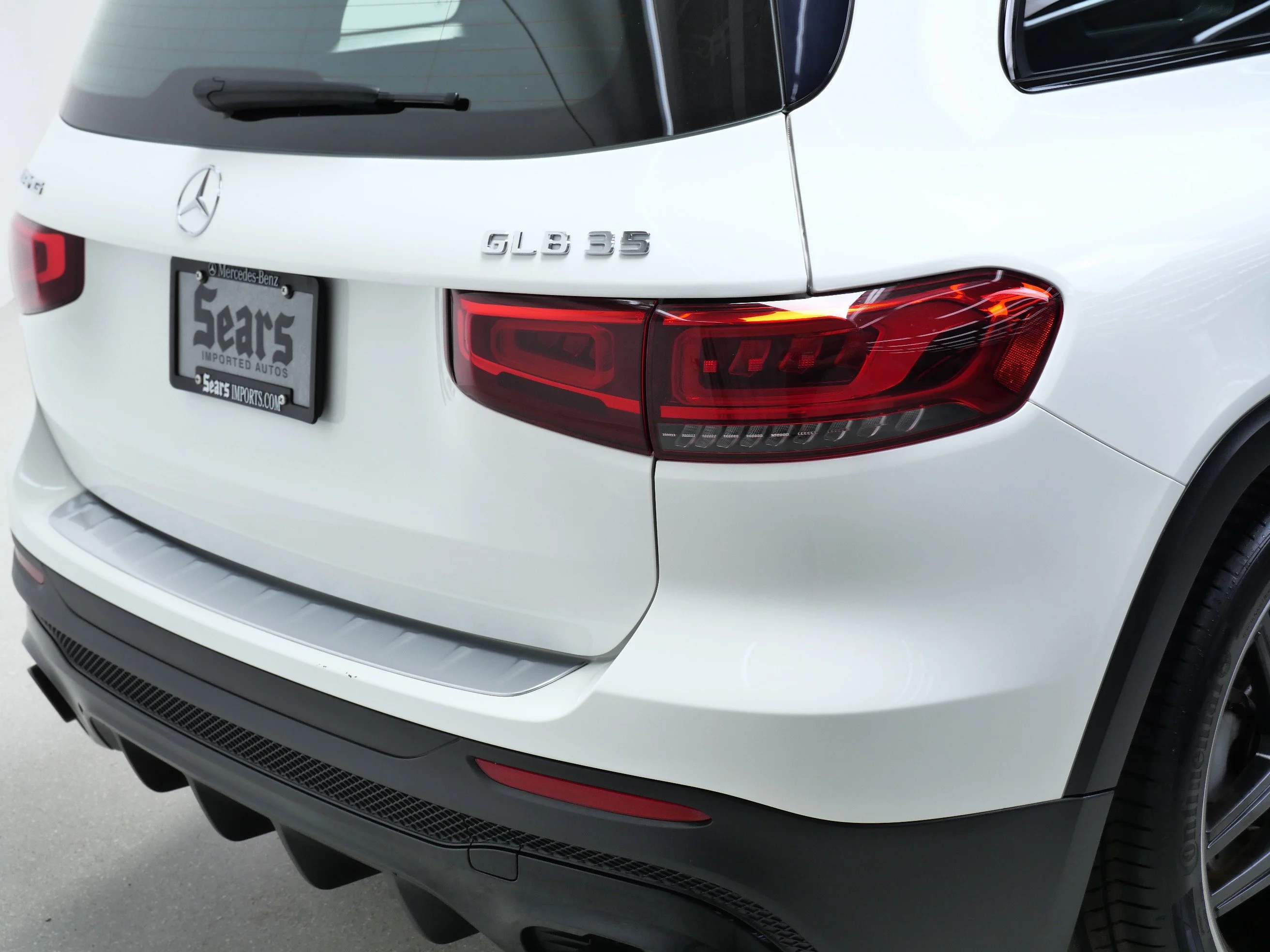 Used 2022 Polar White Mercedes-Benz AMG® GLB 35 4MATIC SUV image 5
