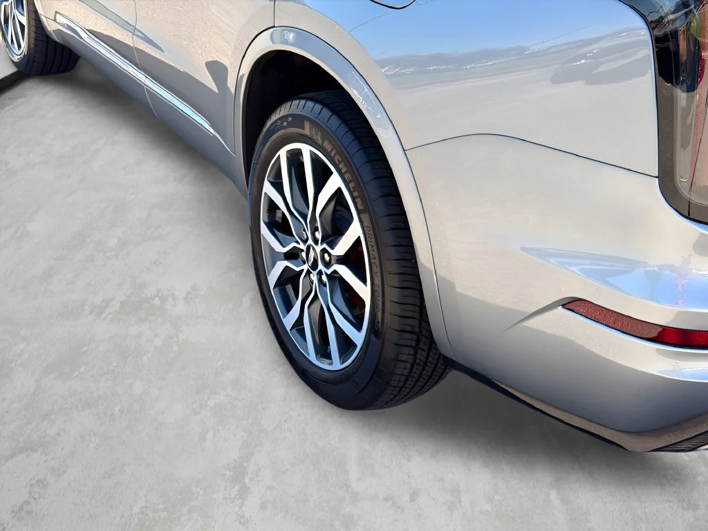 Used 2024 Argent Silver Metallic Cadillac Sport image 9