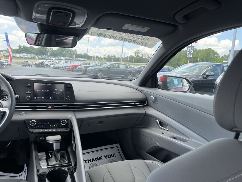 Used 2023 Red Hyundai Blue image 11