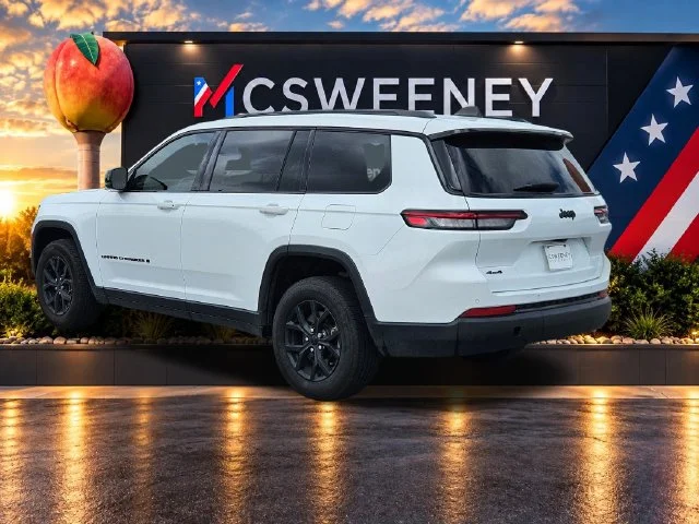Used 2024 White Jeep Altitude image 3
