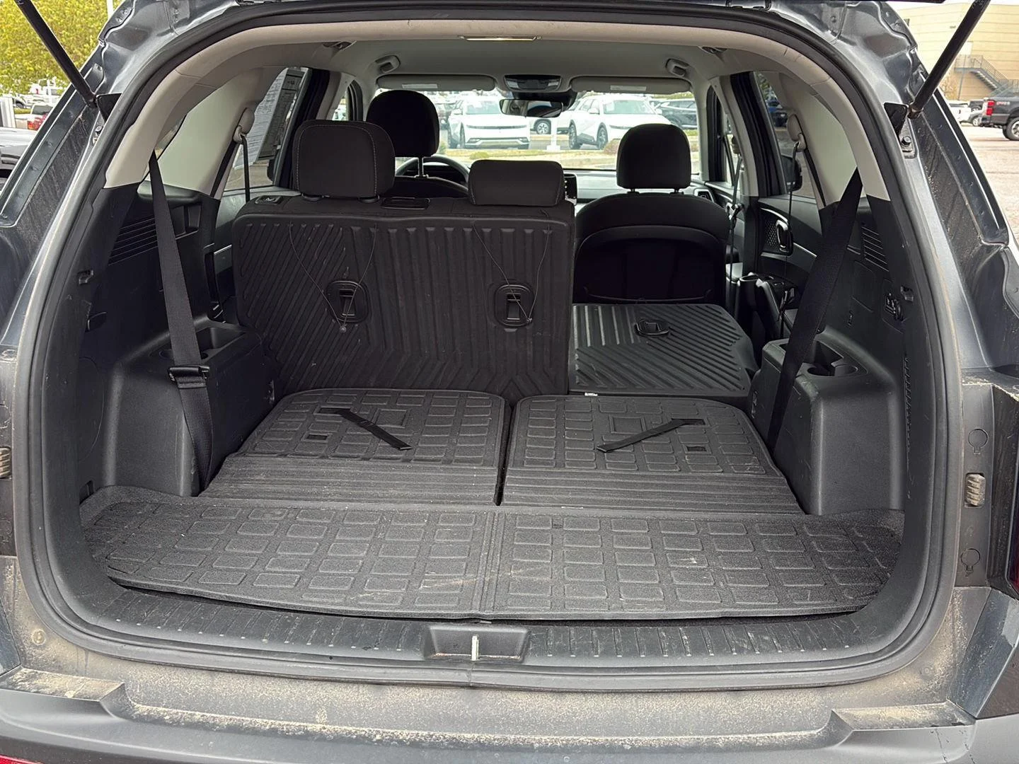 Used 2022 Gravity Gray Kia LX image 7
