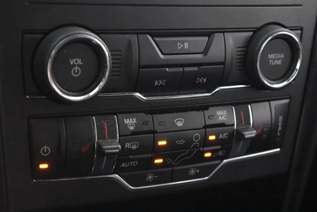 Used 2019 Gray Ford XLT image 28