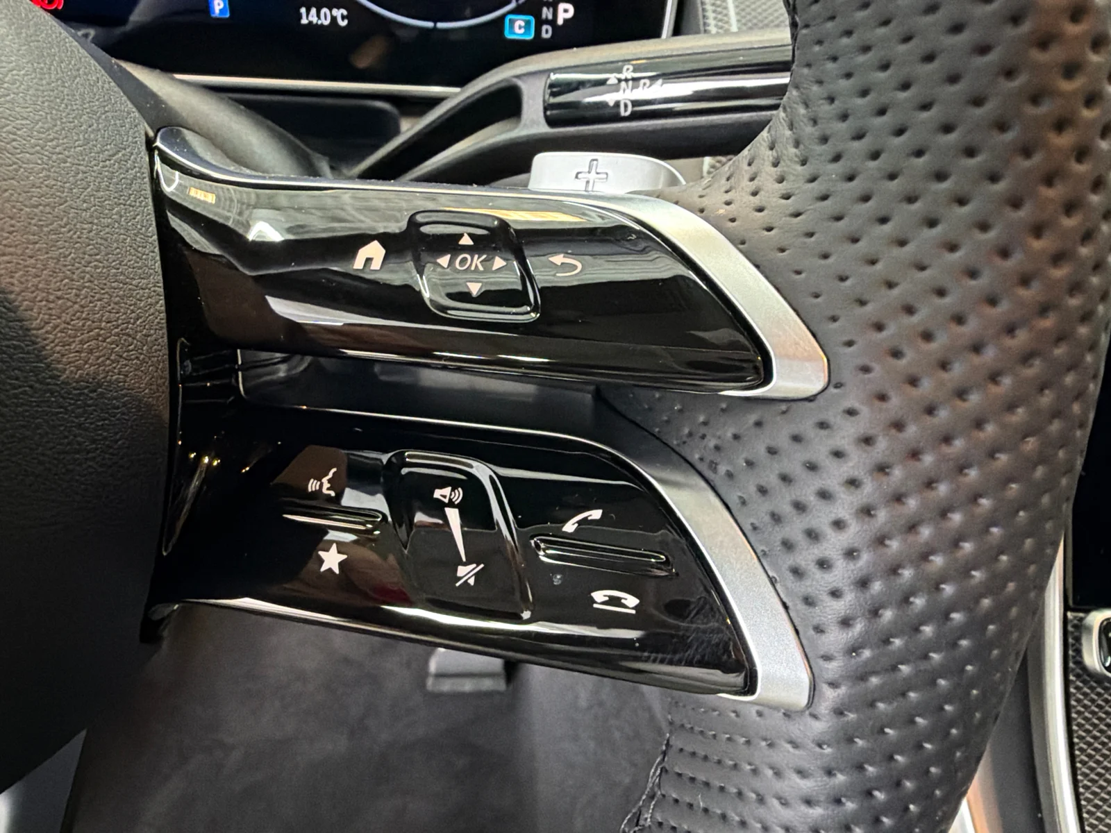New 2026 White Mercedes-Benz GLC 300 image 18
