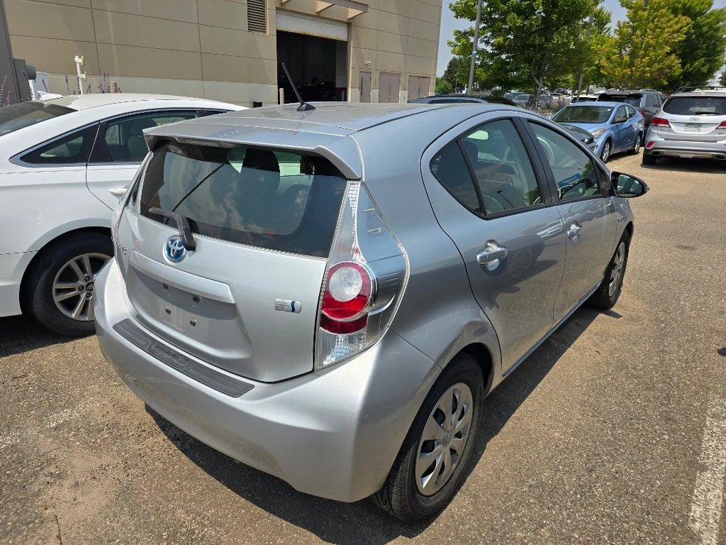 Used 2014 Classic Silver Metallic Toyota One image 16