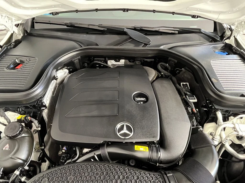 Used 2022  Mercedes-Benz GLC 300 image 15