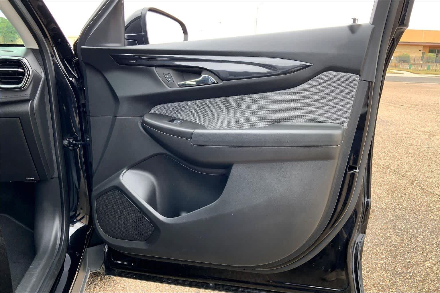 Used 2025 Mosaic Black Metallic Chevrolet LT image 23