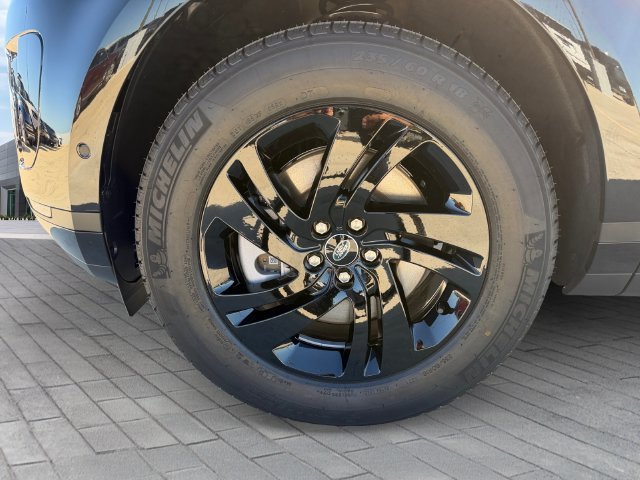 New 2026 Santorini Black Land Rover S image 9