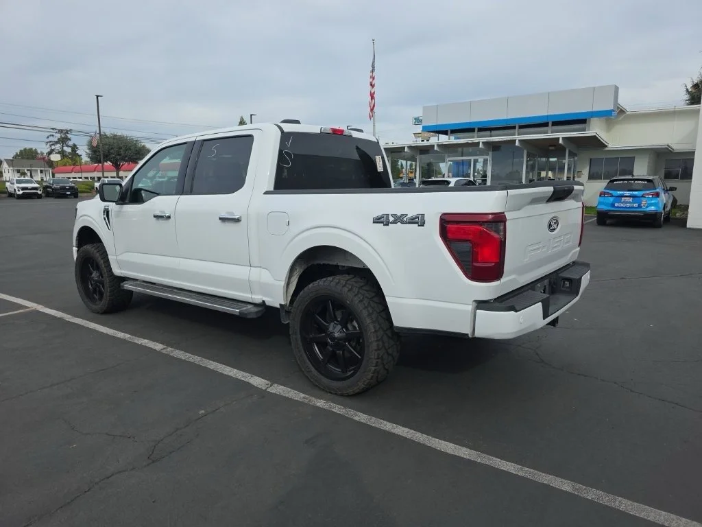 Used 2025  Ford XLT image 4
