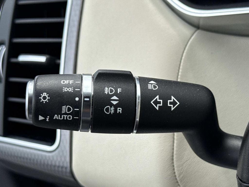 Used 2020 Black Land Rover HST image 8