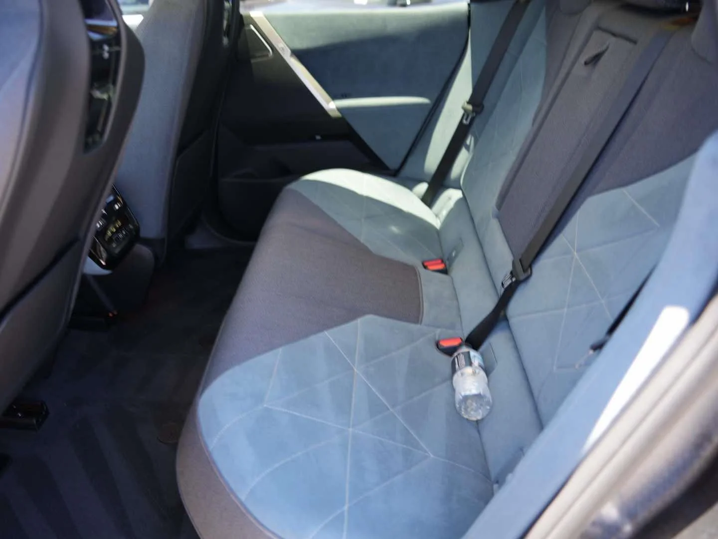 Used 2024 Alpine White BMW xDrive50 Sports Activity Vehicle image 10