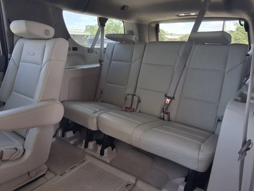 Used 2024 Crystal White Tricoat Cadillac Premium Luxury Platinum image 20