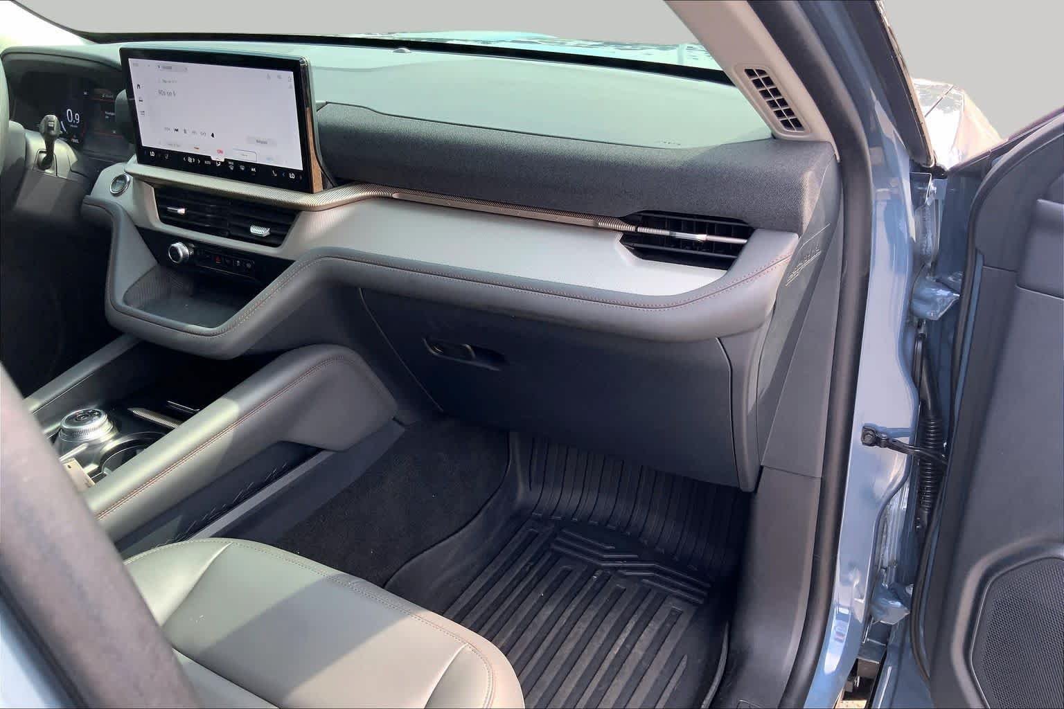 Used 2025 Vapor Blue Ford Active image 19