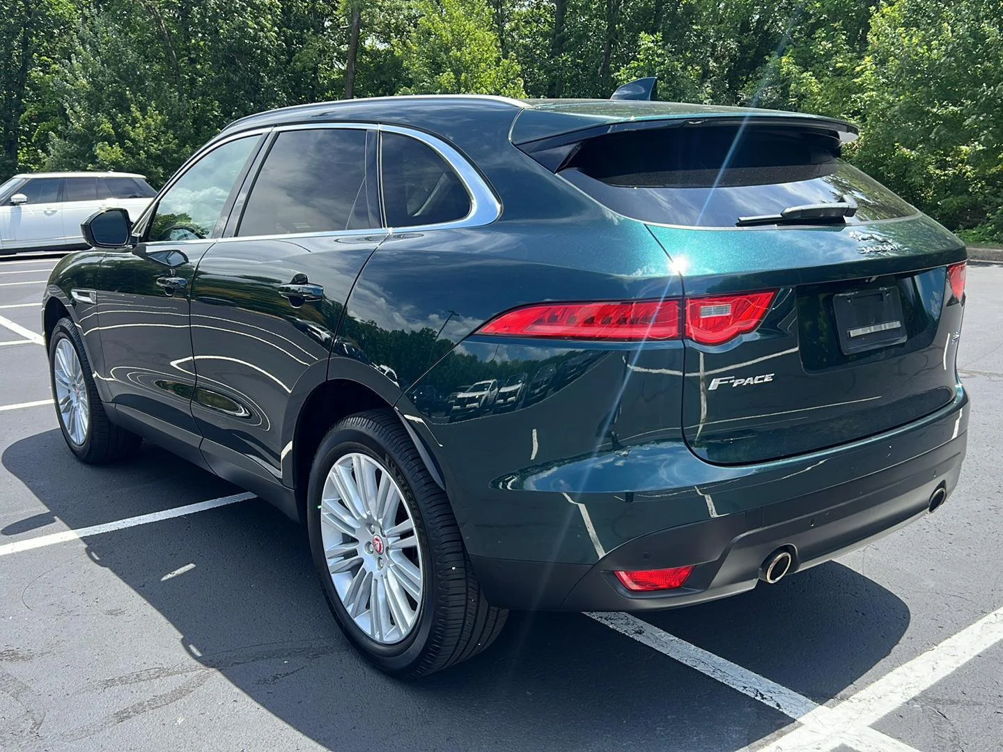 Used 2018 Yulong White Metallic Jaguar 30t Portfolio image 3