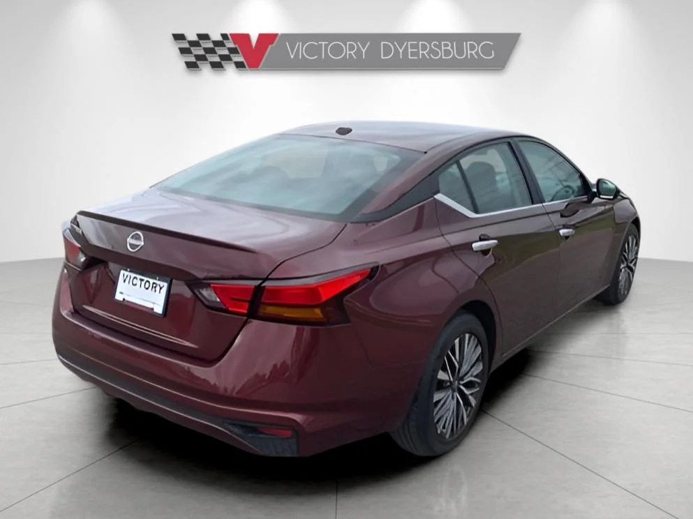 Used 2025  Nissan 2.5 SV image 8