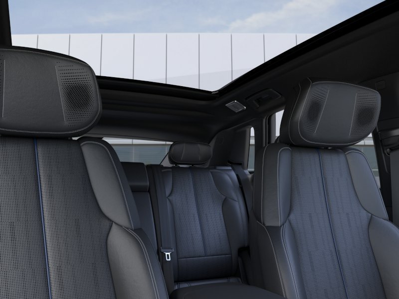 2027 Cadillac LYRIQ V - Photo 24