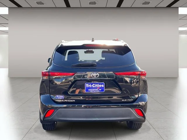 Used 2021 Black Toyota XLE image 4