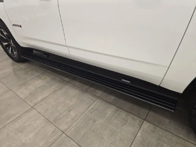 Used 2025 Summit White GMC AT4 image 26